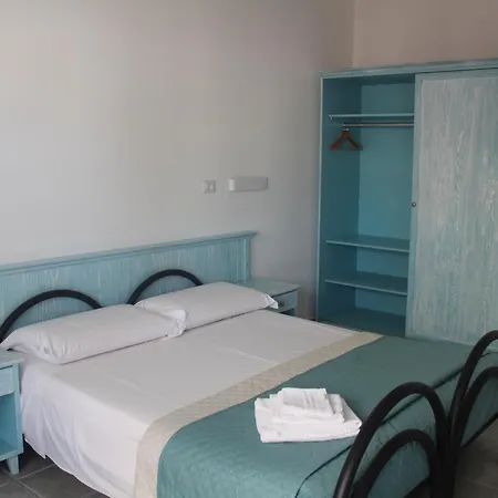 Vel Mari - On The Hotel Alguer